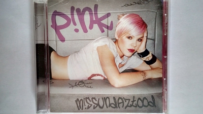 Pink – M!ssundaztood