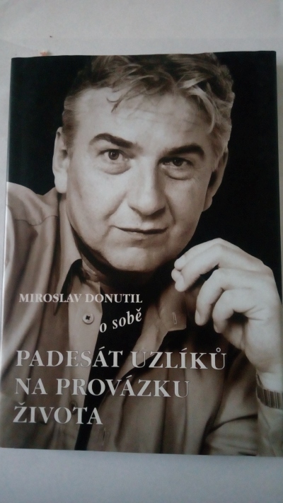 Padesát uzlíků na provázku života