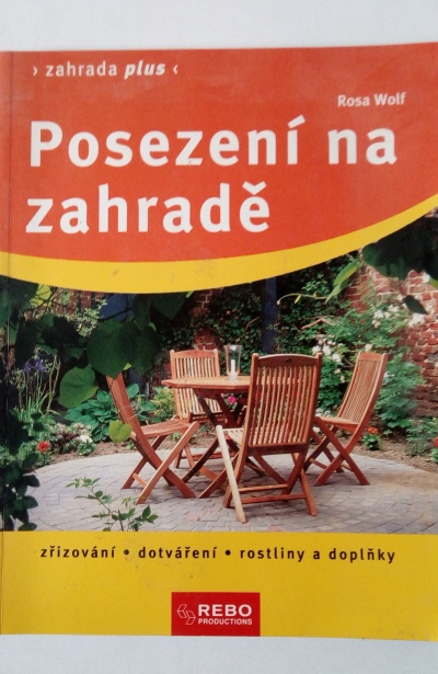 Posezení na zahradě