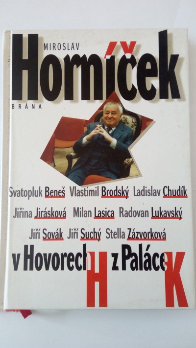 V hovorech H z paláce K