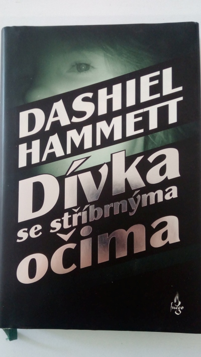 Dívka se stříbrnýma očima