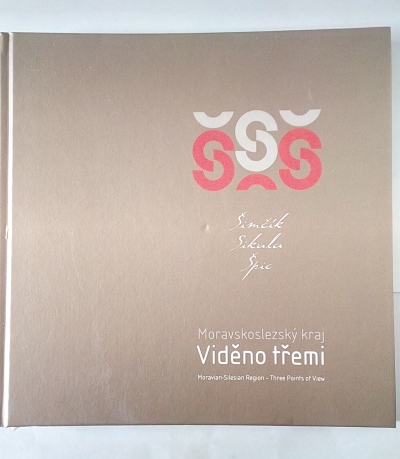 Viděno třemi