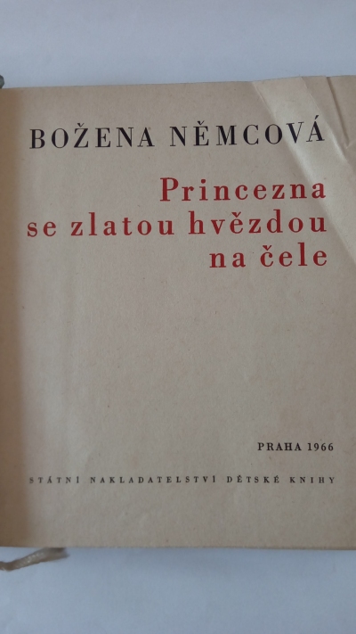 Princezna se zlatou hvězdou na čele