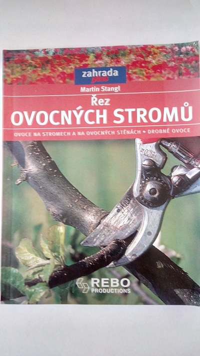 Řez ovocných stromů