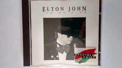 Elton John – Ice on Fire