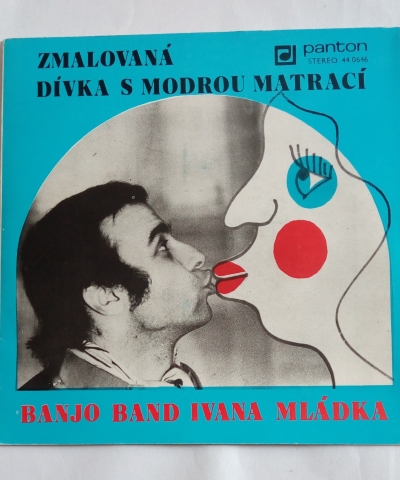 Zmalovaná / Dívka s modrou matrací