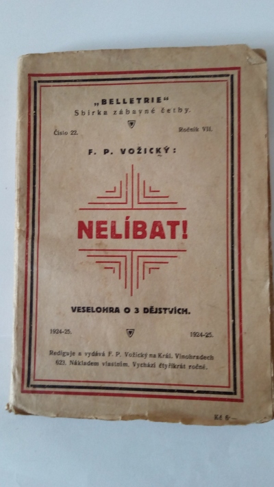Nelíbat!