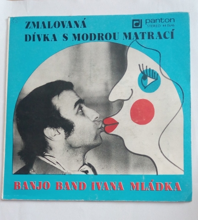 Zmalovaná / Dívka s modrou matrací