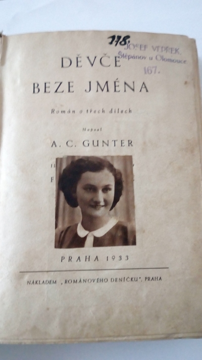 Děvče béze jména