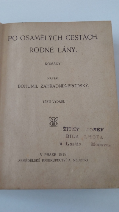 Po osamělých cestách. Rodné lány.