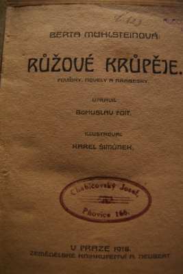 Růžové krůpěje