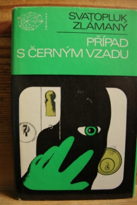 Případ s černým vzadu