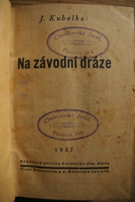 Na závodní dráze
