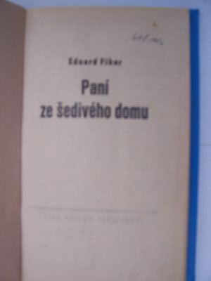 Paní ze šedivého domu