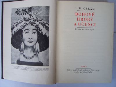 Bohové hroby a učenci