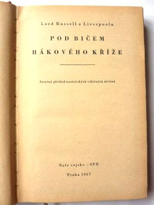Pod bičem hákového kříže