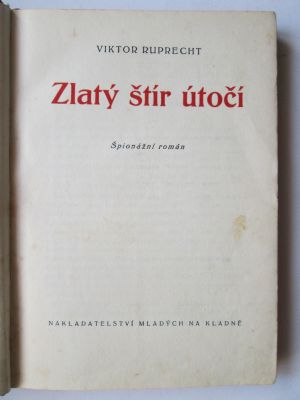 Zlatý štír útočí