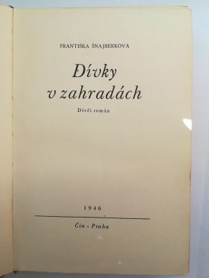 Dívky v zahradách
