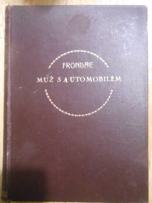 Muž s automobilem