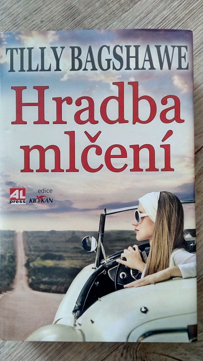 Hradba mlčení