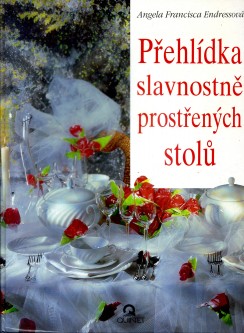 Přehlídka slavnostně prostřených stolů