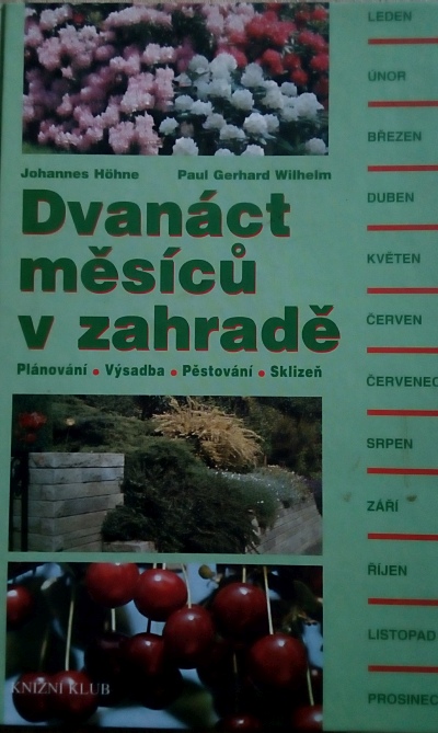 Dvanáct měsíců v zahradě