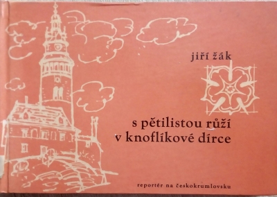 S pětilistou růží v knoflíkové dírce