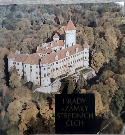 Hrady a zámky středních Čech