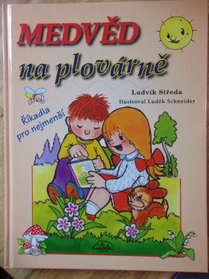 Medvěd na plovárně