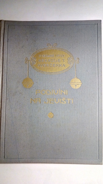 Podivíni na jevišti