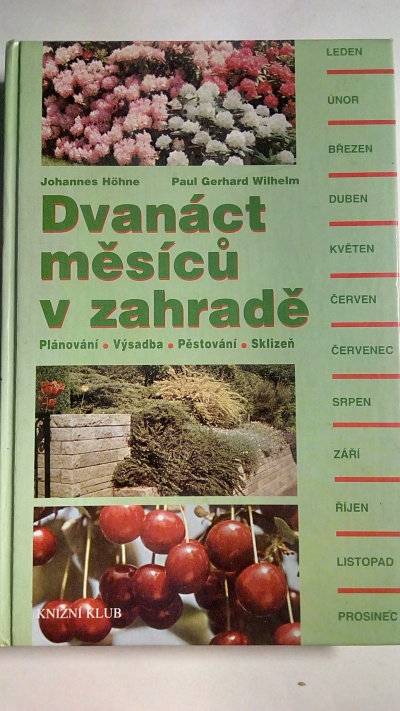 Dvanáct měsíců v zahradě