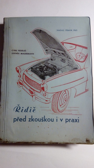 Řidič před zkouškou i v praxi