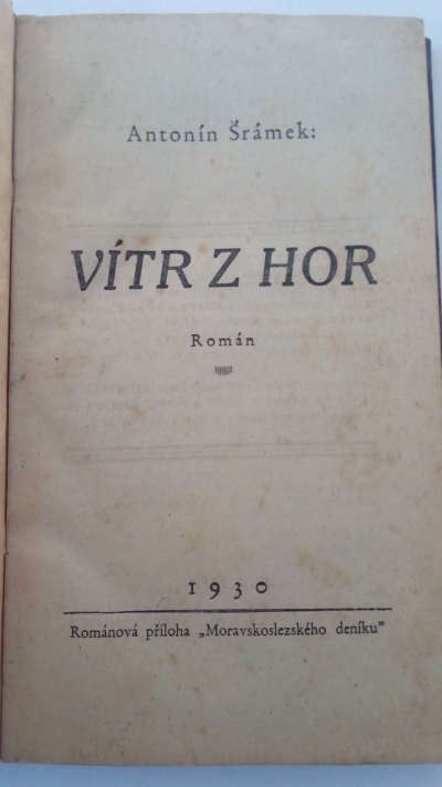 Vítr z hor. Lavrovové. Hnědka.