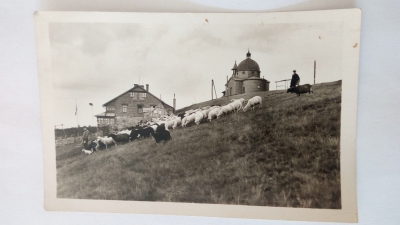 Moravskoslezské beskydy – Kaple a turist. Útulna na Radhošti