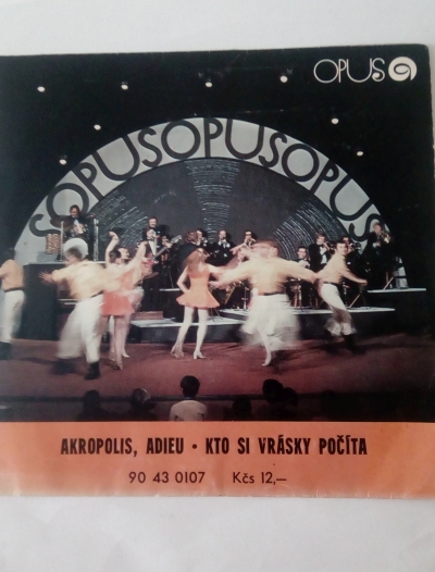 Akropolis, Adie / Kto si vrásky počíta