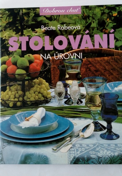 Stolování na úrovni