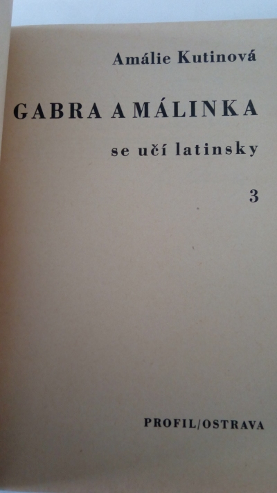 Gabra a Málinka se učí latinsky