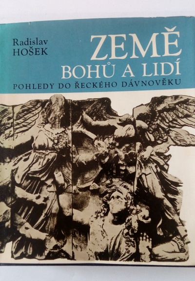 Země bohů a lidí