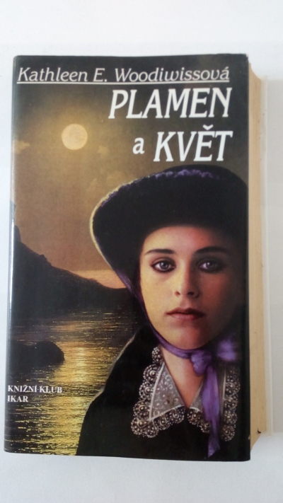 Plamen a květ